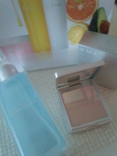 �q�l�j�ɂāE�E�E��