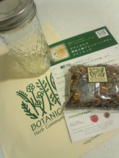 ���j����