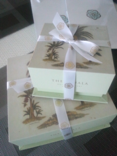 ���j����