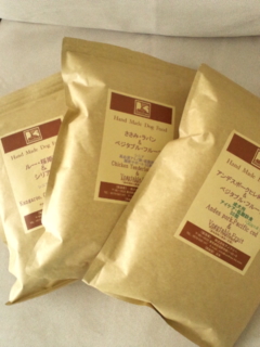 �V�j�A�t�[�h�B